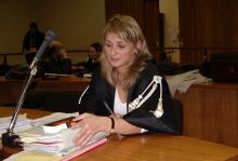 La giudice nell'aula Caperna